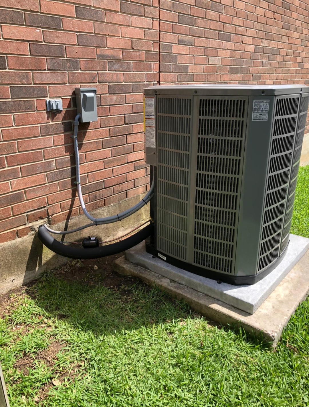 AC condenser install